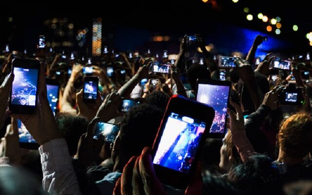 Where Should We Draw The Line At Filming Concerts On Our Phones?